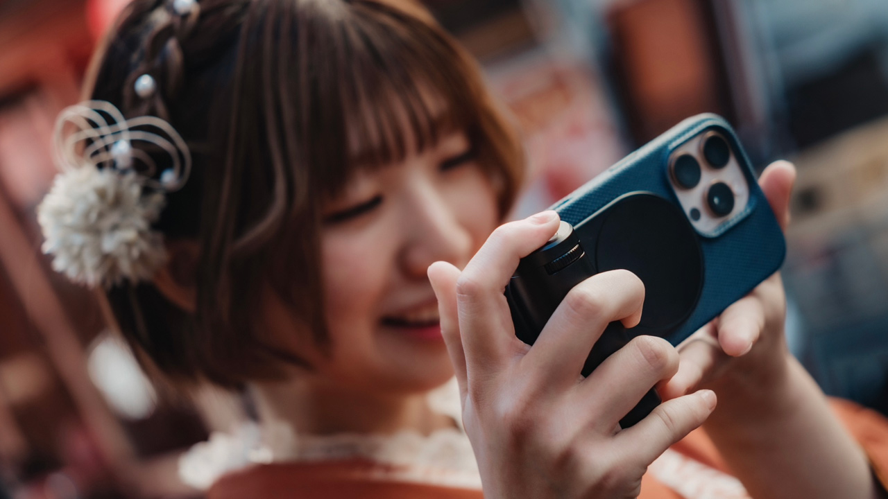 “Leica LUX Grip” iPhone MagSafe Grip Review