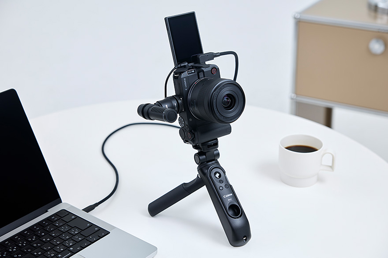 Canon EOS R50 V Unveiled Along With the First RF Lens with Power Zoom